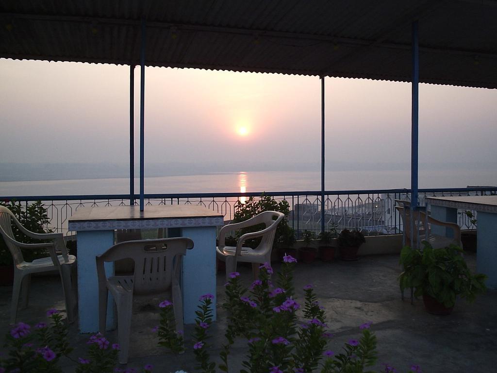 Temple On Ganges Hotel 3*