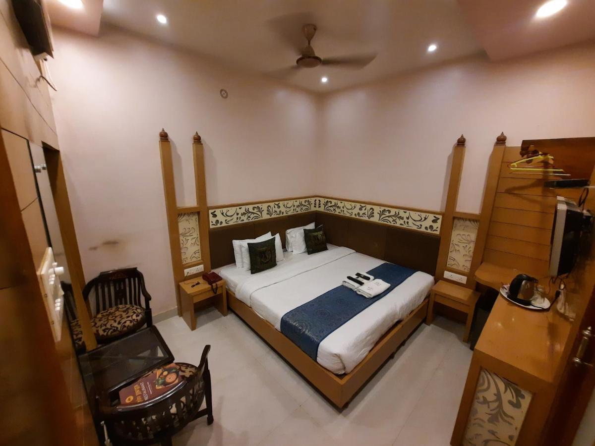 Temple On Ganges Hotel