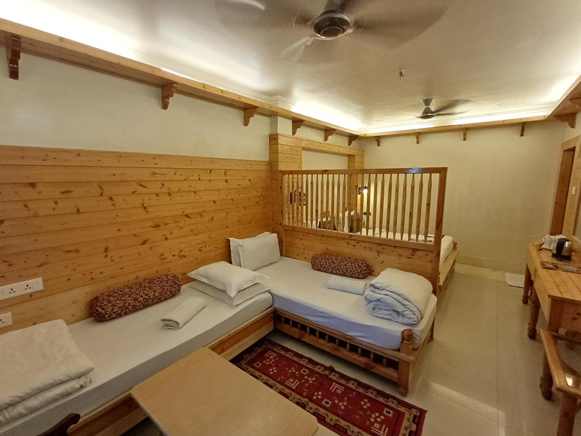 Hotel Temple On Ganges 3*
