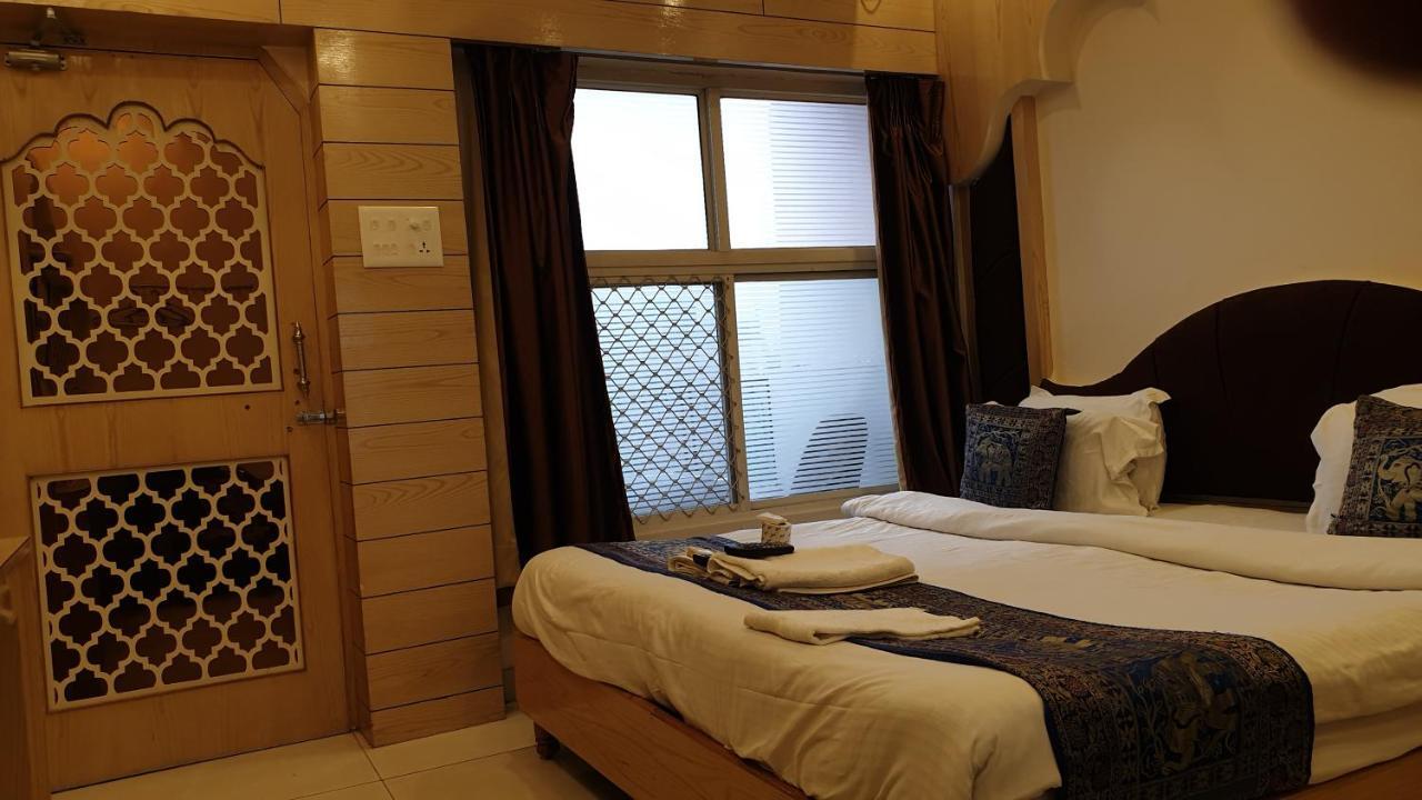Temple On Ganges Hotel 3*